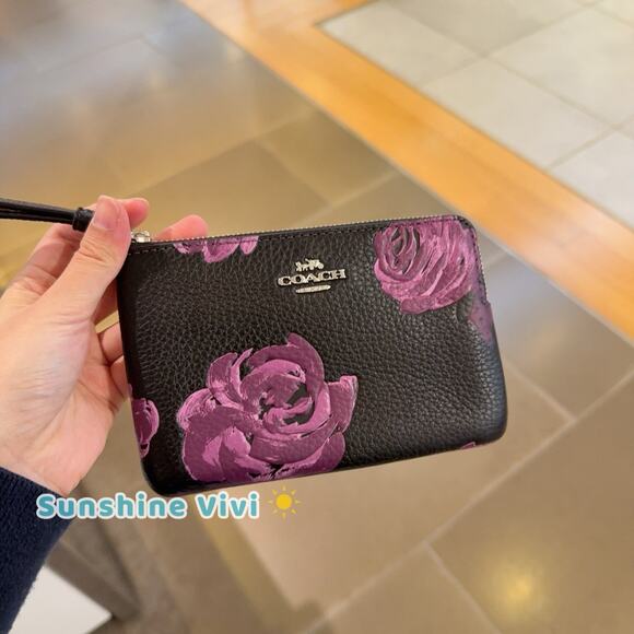 NWT Coach Corner Zip Wristlet With Floral Print CCJ70 Silver /Black/Purple - Picture 1 of 6